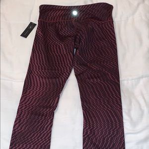 lululemon red cropped patterned leggings